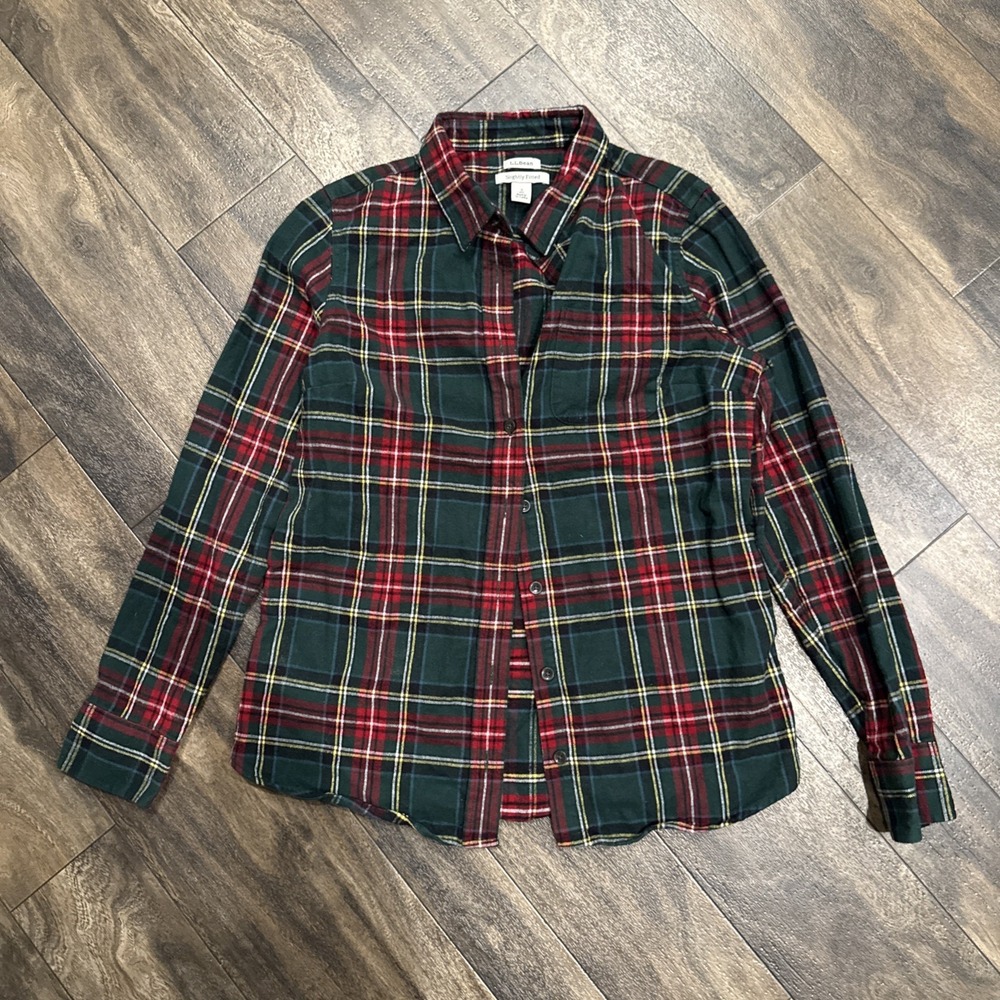 LL Bean Slightly Fitted Casual Button-Down Shirt Men's Small Plaid Long-Sleeve
